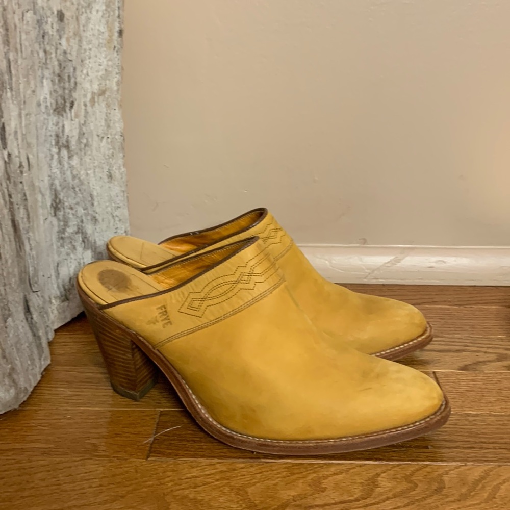 Frye Suede heeled Mules womens 10 Natural Suede gently used